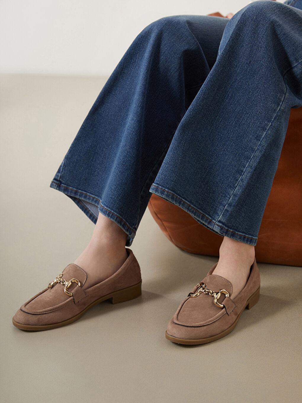 Bej Metal Tokalı Kadın Loafer Ayakkabı