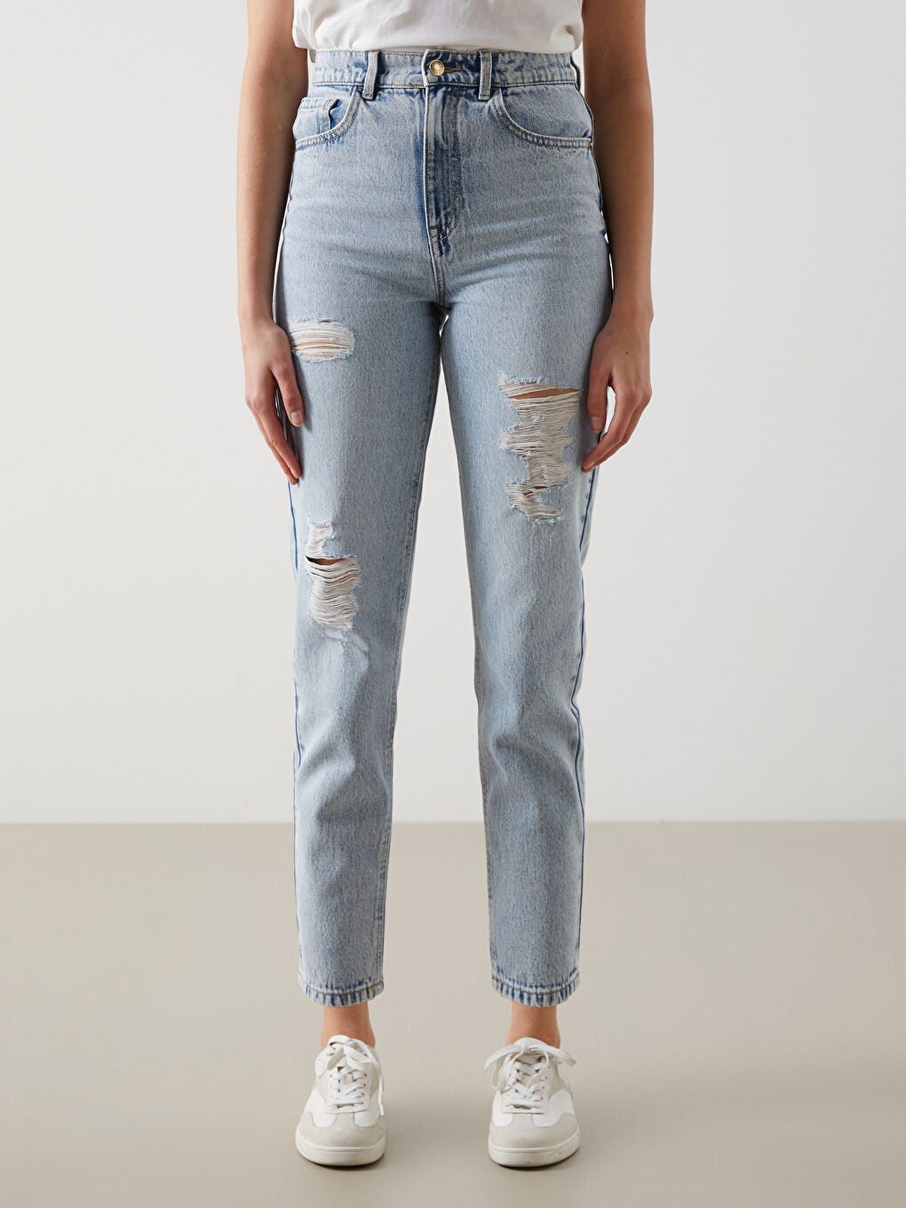 Ripped Detail Mom Fit Women's Jeans -S5CY46Z8-311