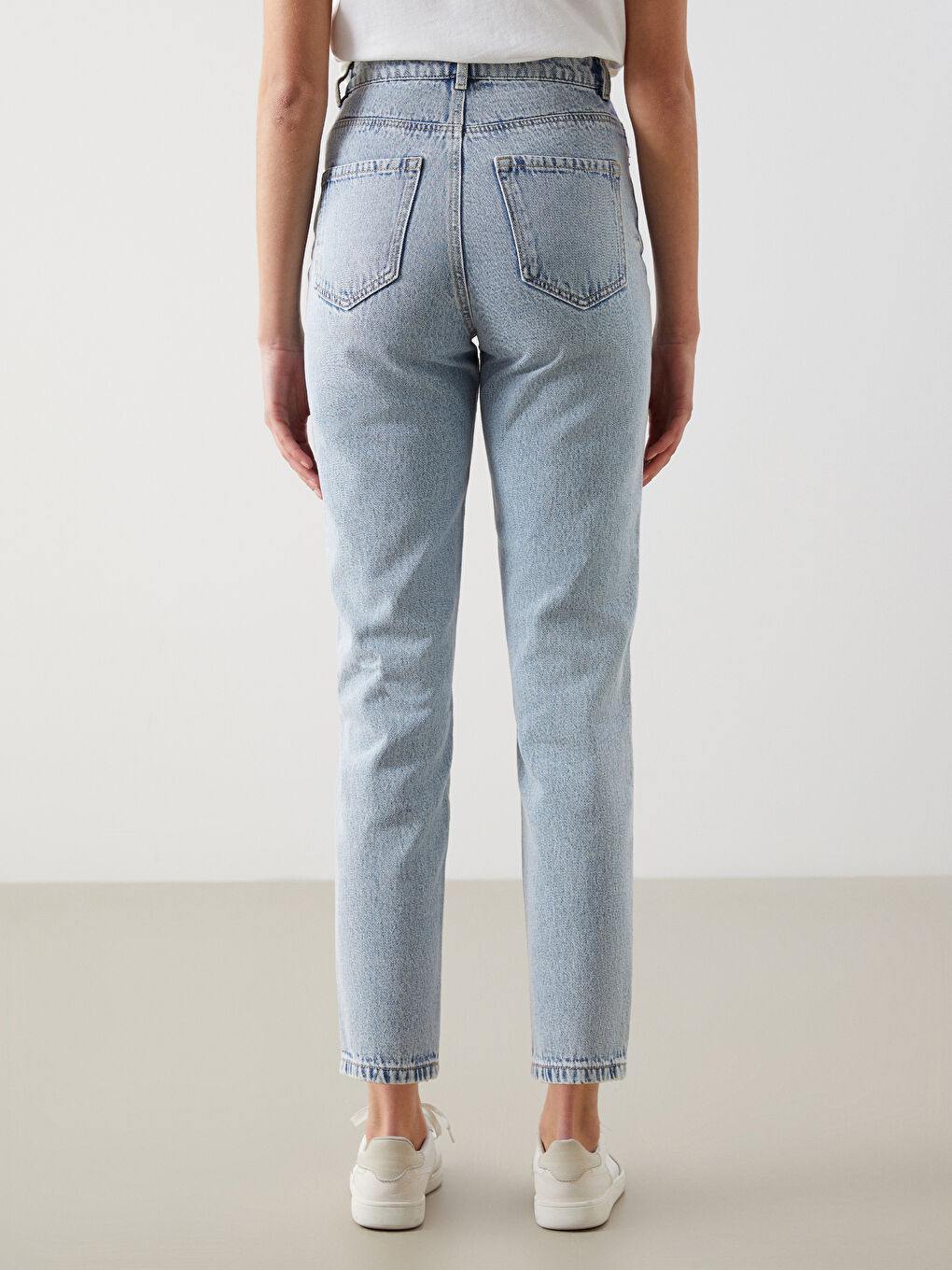 Ripped Detail Mom Fit Women's Jeans -S5CY46Z8-311