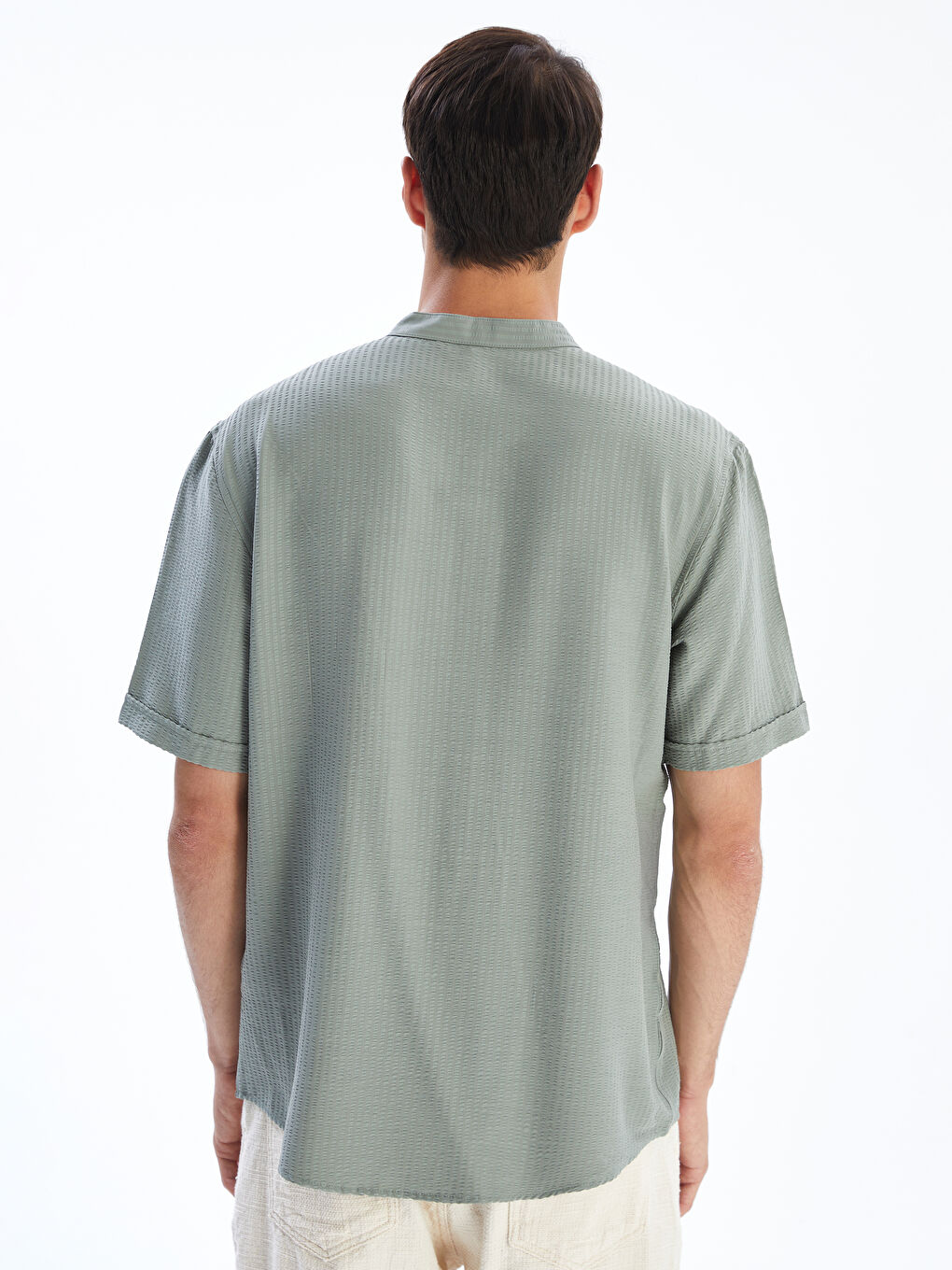 قميص رجالي عادي بكم قصير من قماش دوبي مُحبحب-2