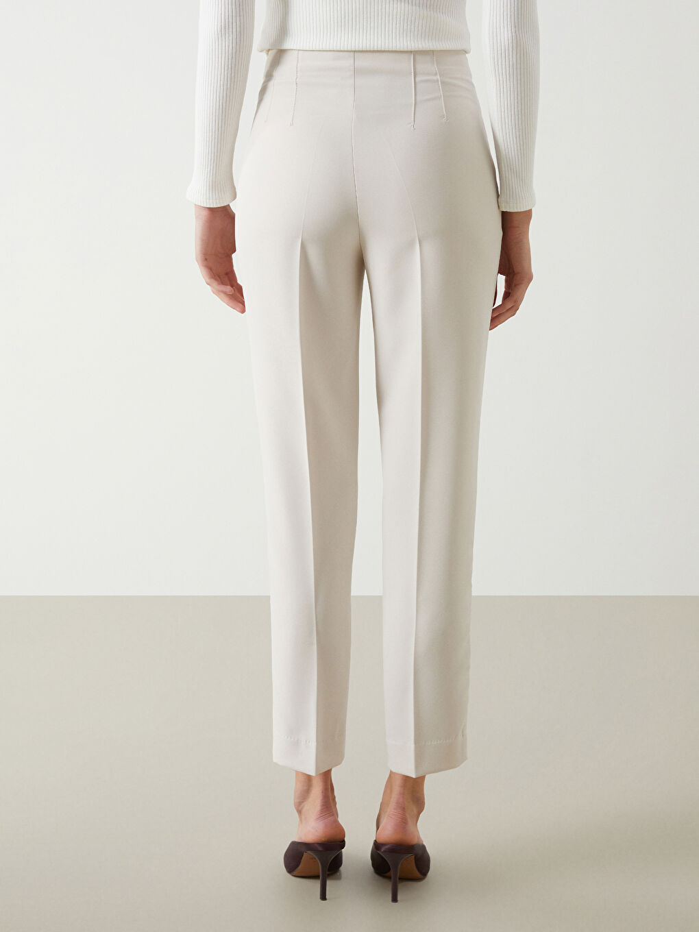 Ženske pantalone šargarepa kroja -S5DF33Z8-DXR