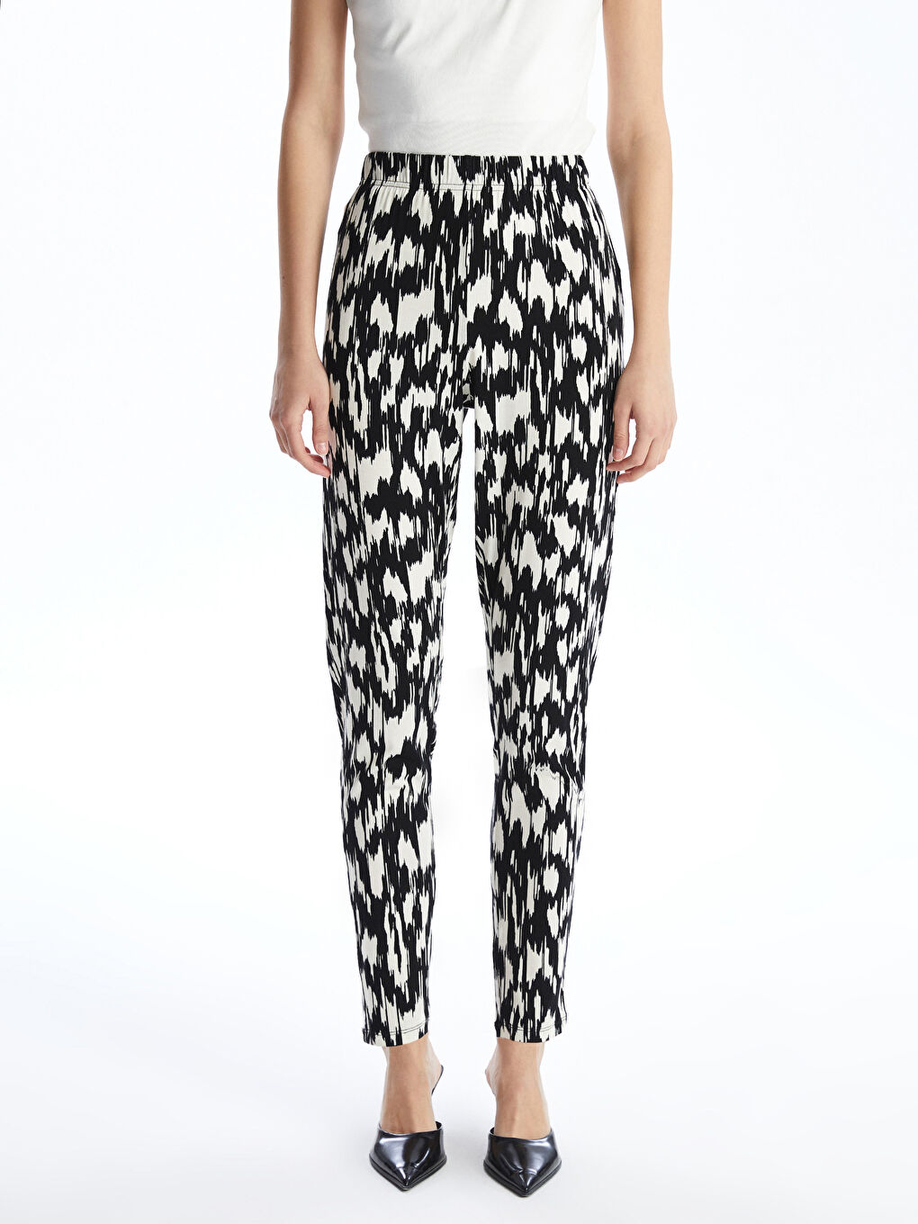 LCWAIKIKI Classic Elasticated Waist Patterned Women's Trousers -S5DF74Z8-LQJ