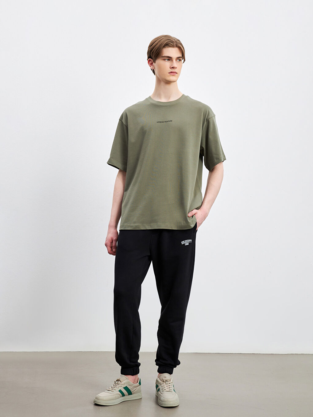 T-shirt pour hommes en coton peigné imprimé à manches courtes et col rond-1