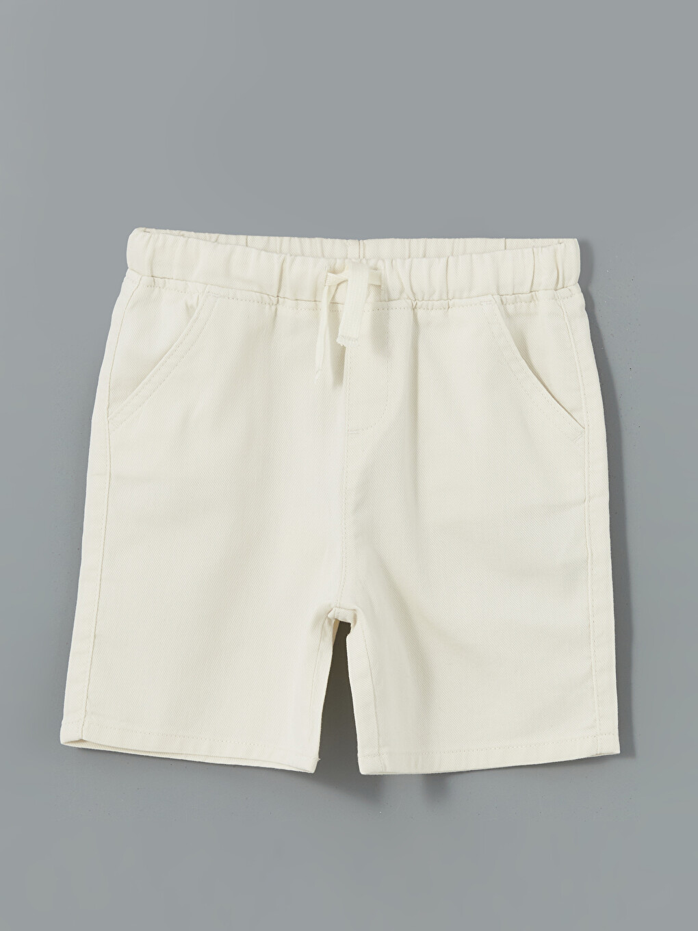 Shorts Basiques En Gabardine À Taille Élastiquée Pour Garçons-1