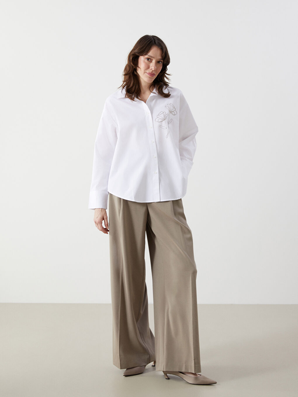 Loose Fit Poplin Floral Embroidered Women's Shirt -S5DJ44Z8-EEW