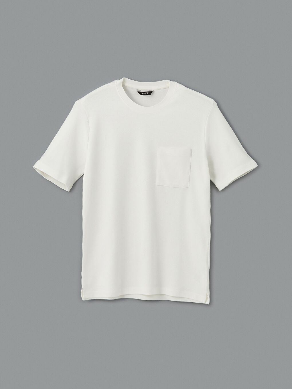 تيشيرت رجالي بياقة دائرية وكم قصير-4