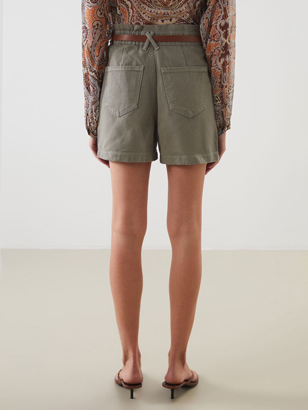 Yeşil Beli Kemerli Kadın Jean Şort-3