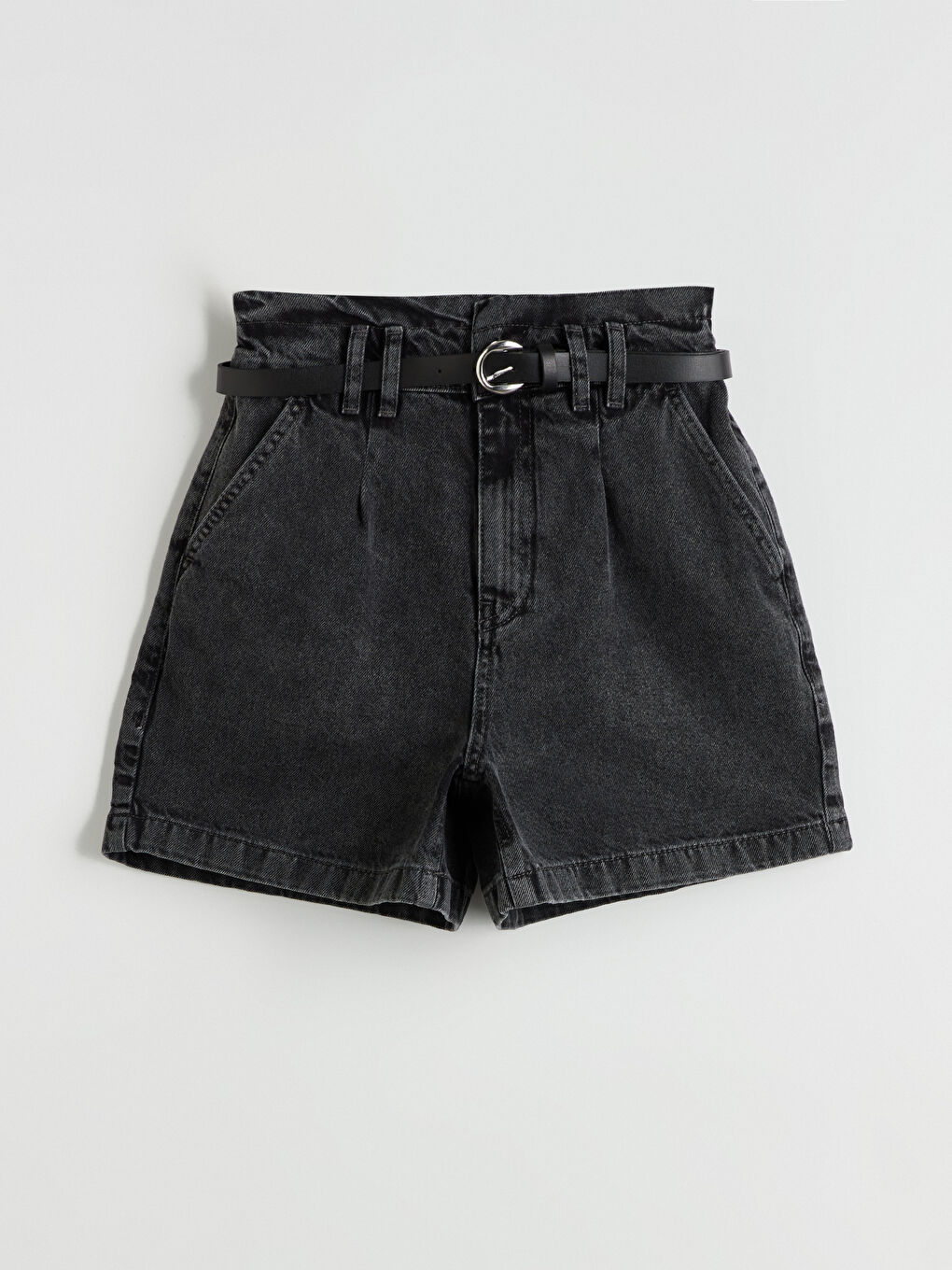 Gri Beli Kemerli Kadın Jean Şort-4