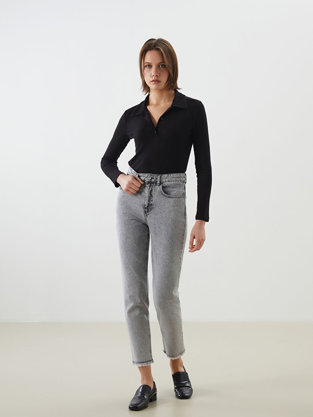 Gri Mom Fit Kadın Jean Pantolon