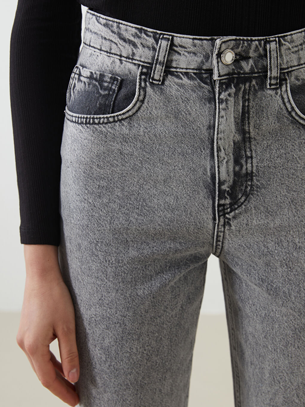 Gri Mom Fit Kadın Jean Pantolon-2