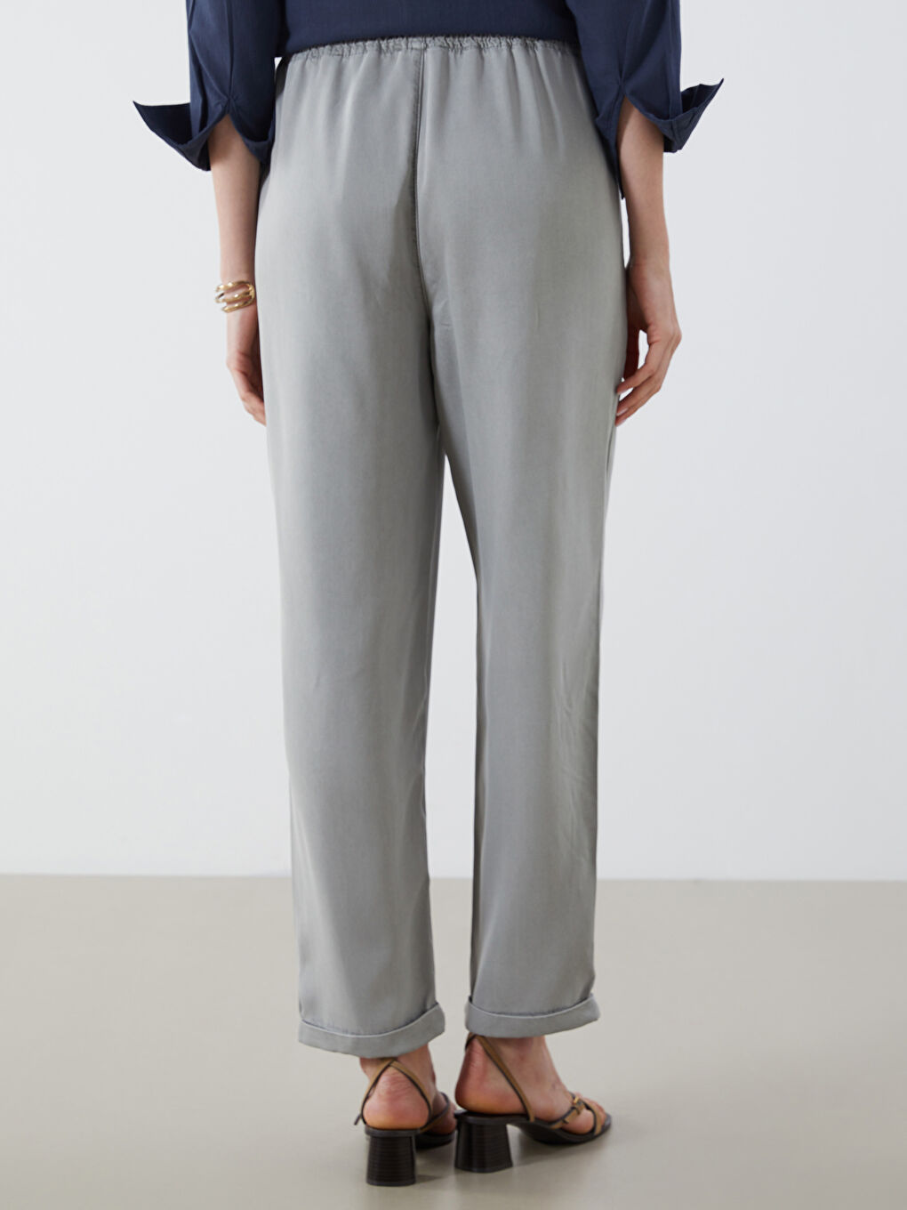 Gri Beli Lastikli Paperbag Kadın Jean Pantolon-3