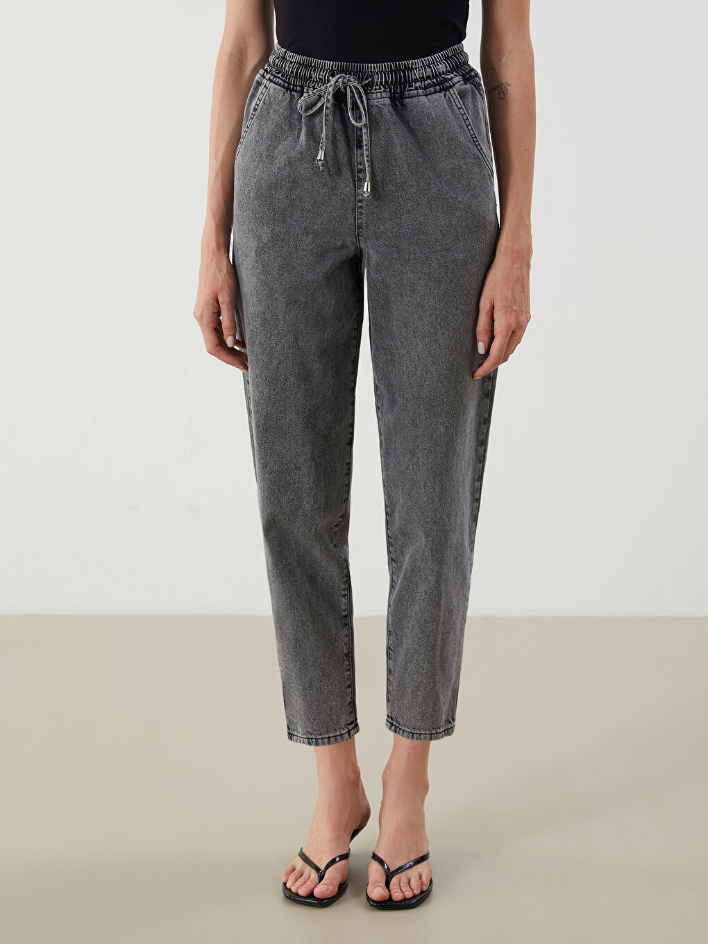 Elasticated Waist Mom Fit Women's Jeans -S5DM99Z8-327