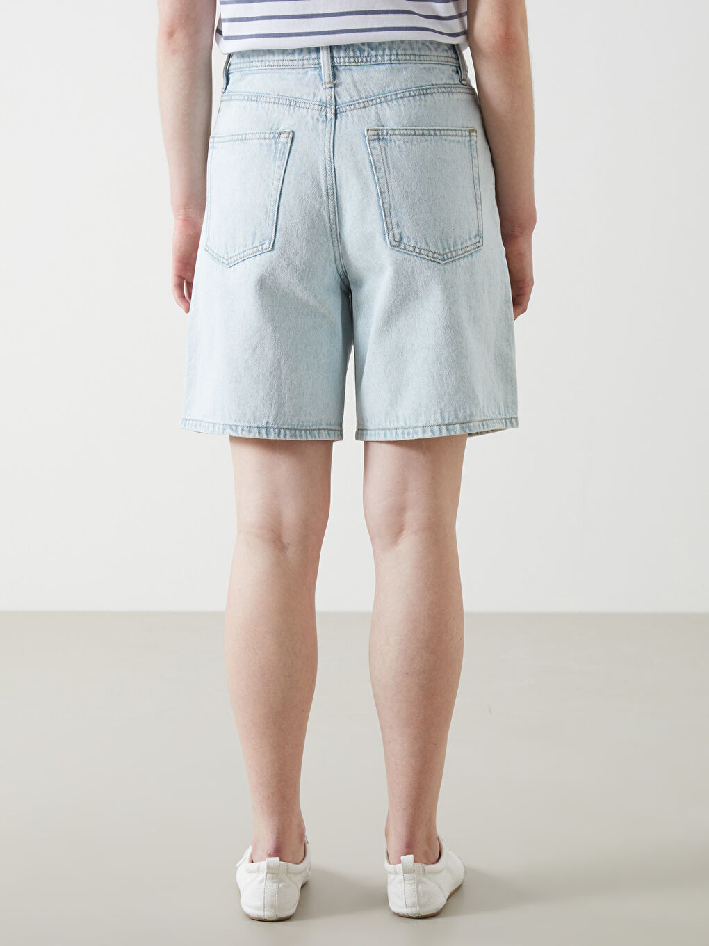 Regular Fit Women's Denim Shorts -S5DN25Z8-311