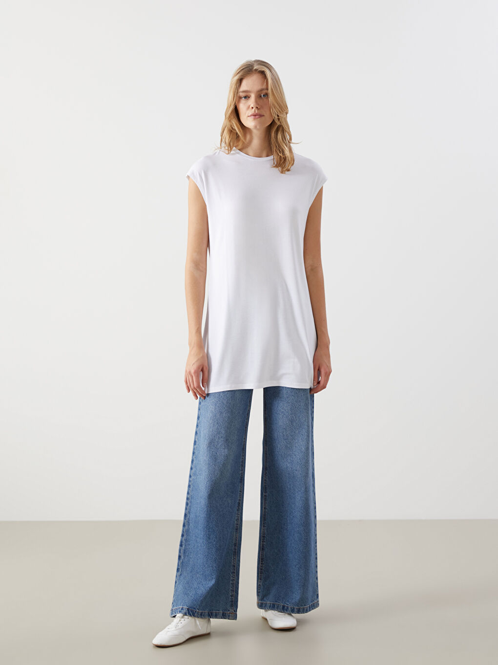 T-shirt à col rond pour Femmes-1