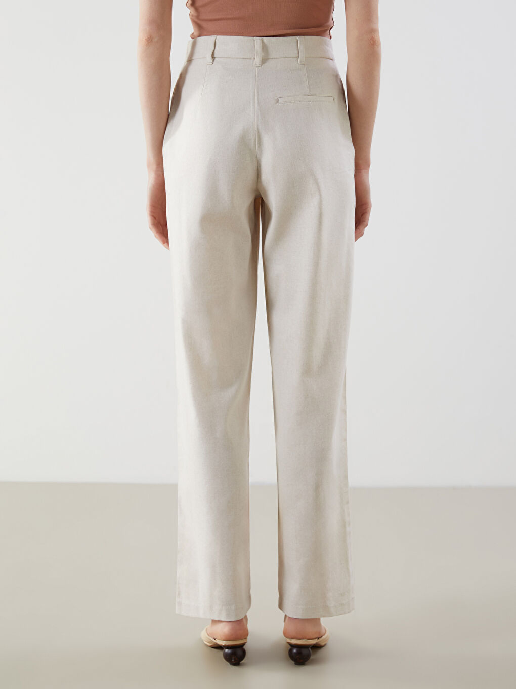 Ženske pantalone standardnog kroja od mešavine lana -S5DO80Z8-CR8