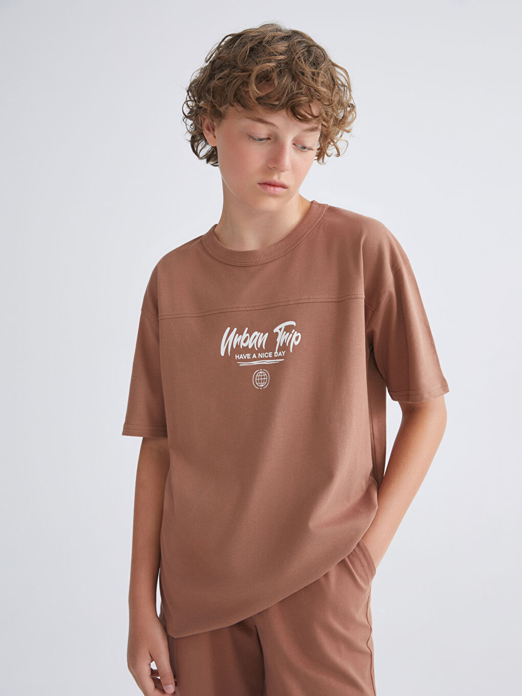 LCW Kids Crew Neck Boys' T-Shirt and Shorts -S5DS21Z4-H31