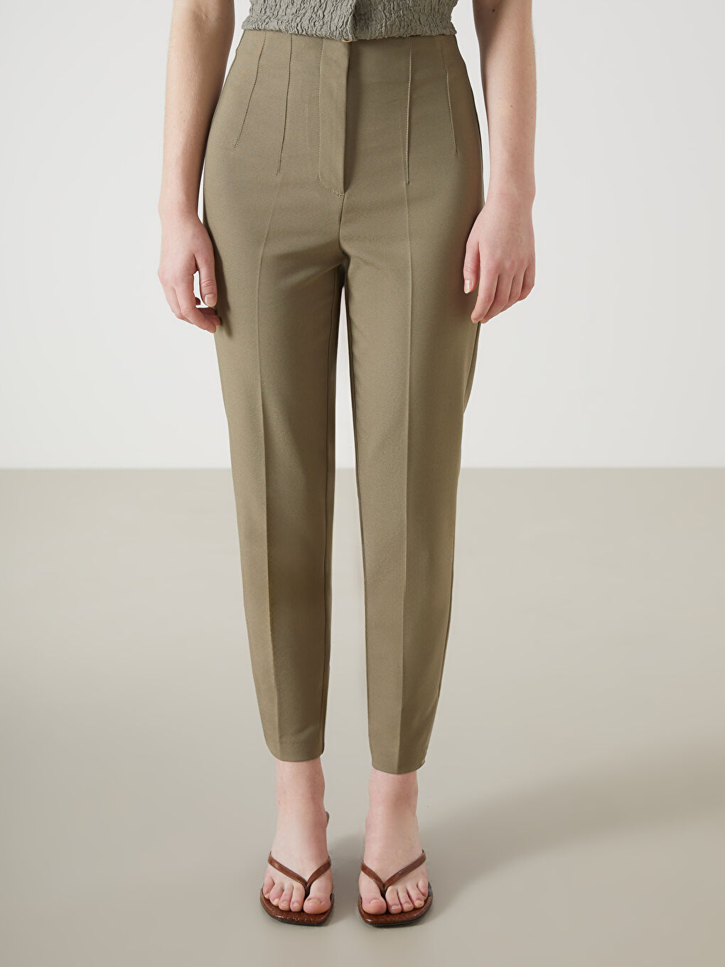 LCWAIKIKI Classic Slim Fit Women's Trousers -S5DS63Z8-GXF
