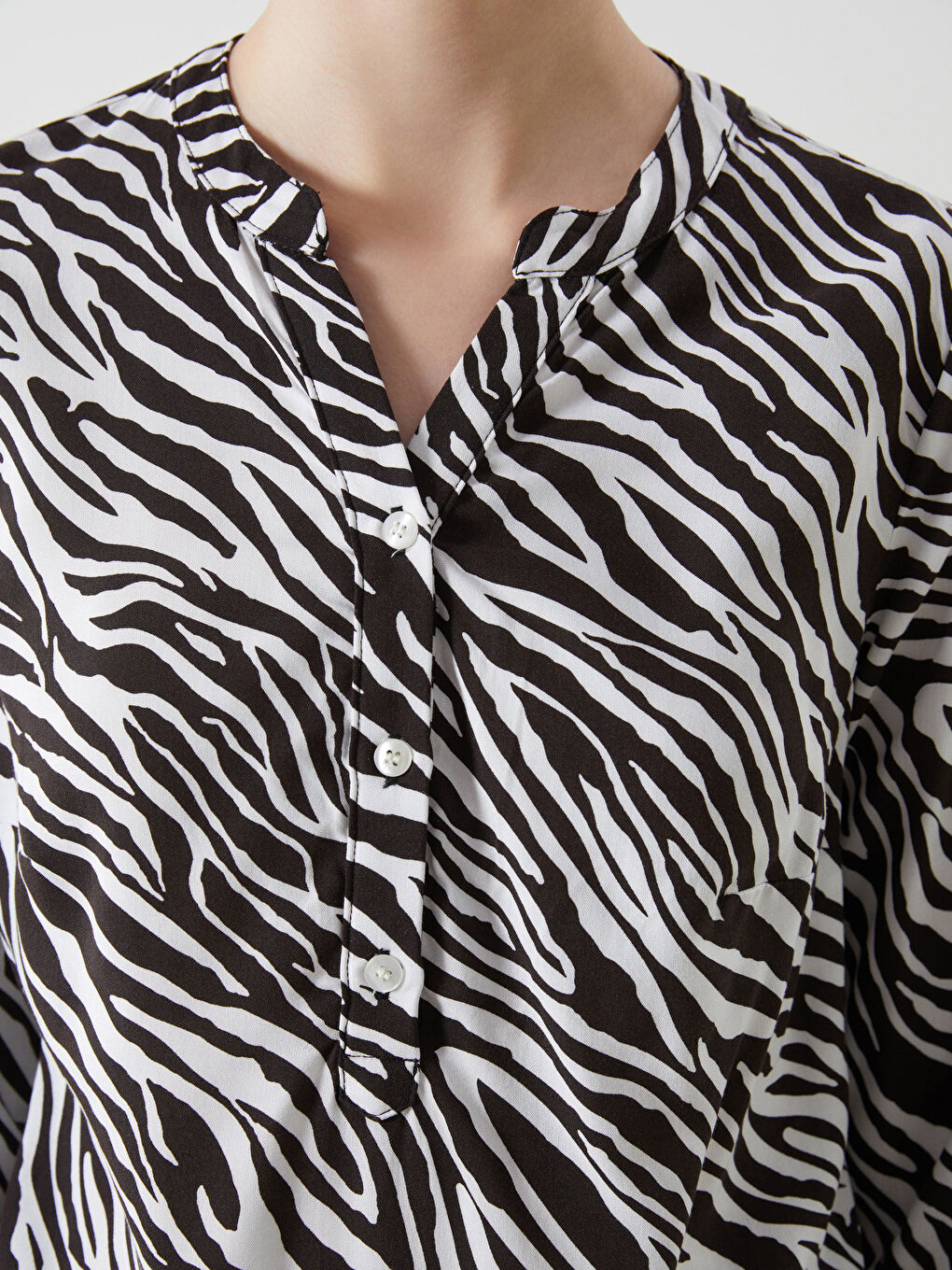 Notch Neck Patterned Women's Blouse -S5DU61Z8-SWC