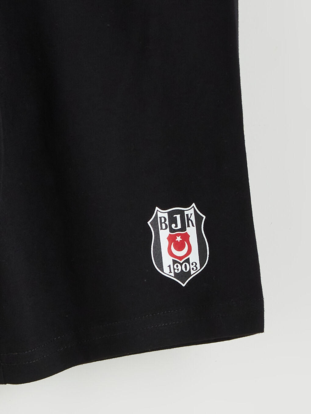 Siyah Bisiklet Yaka Beşiktaş Baskılı Erkek Çocuk Şortlu Pijama Takımı-5