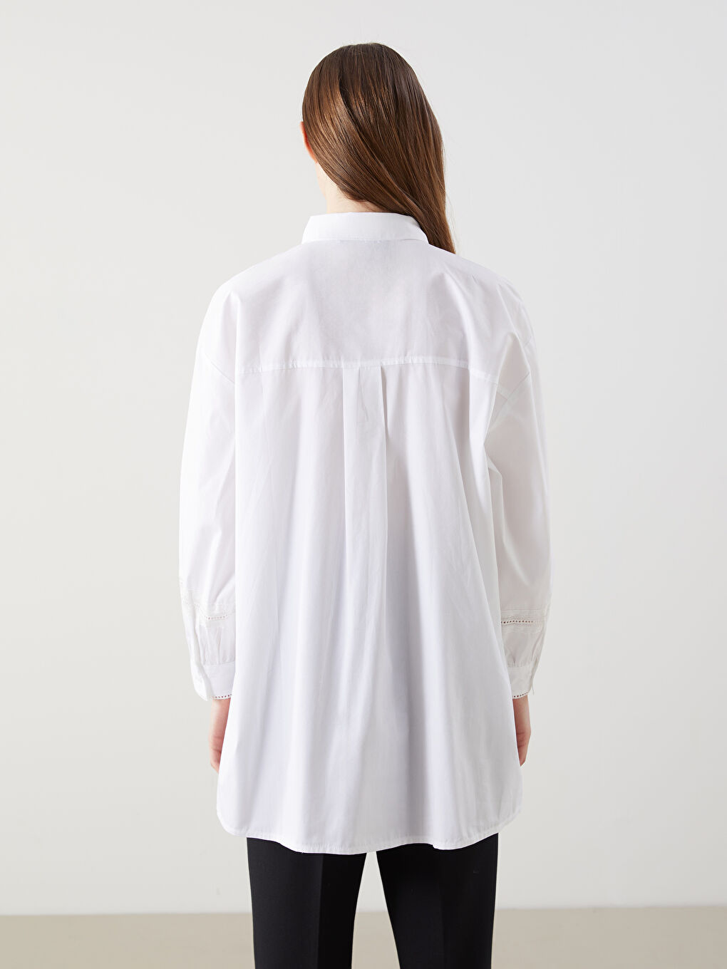 بلوزة طويلة نساء فضفاضة مزينة بالدانتيل-3