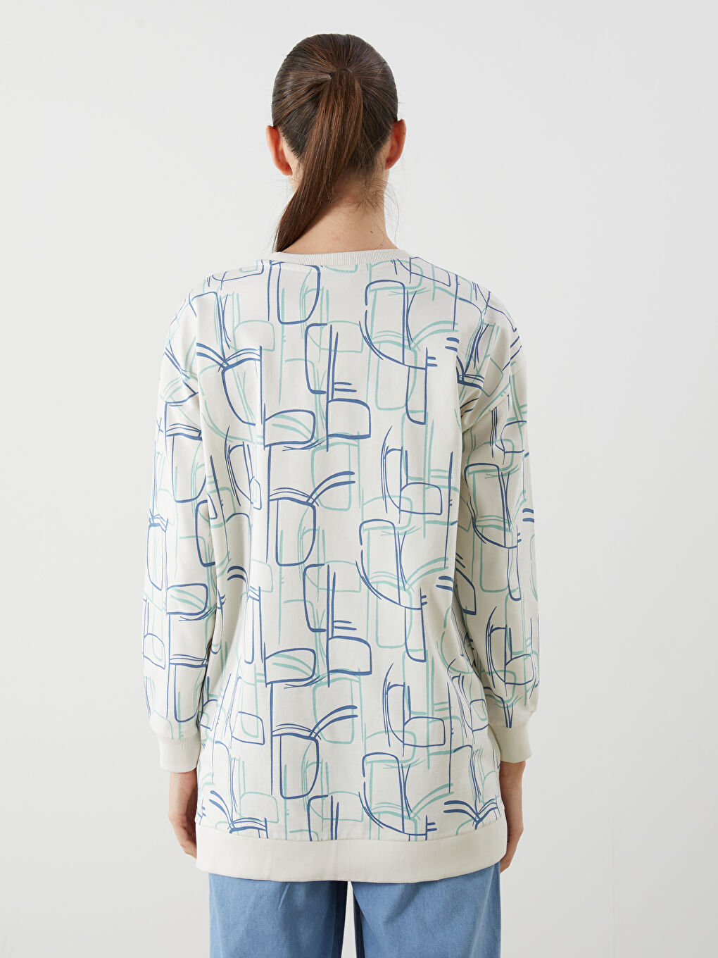 تونيك سويتشيرت واسع منقوش بياقة دائرية للسيدات-3