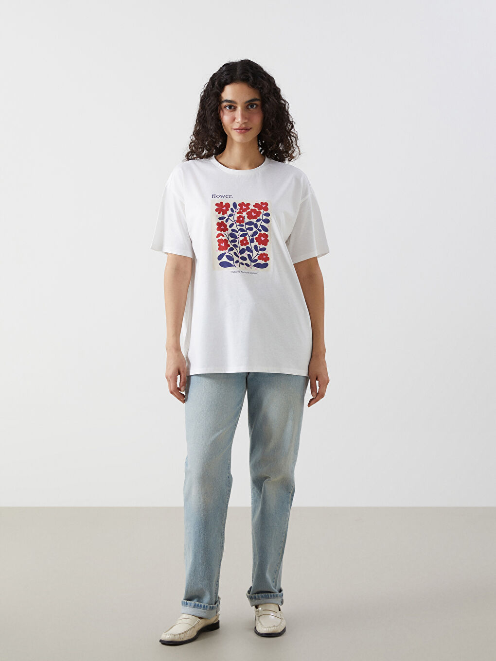 T-shirt Oversize Floral à Col Rond pour Femmes-1