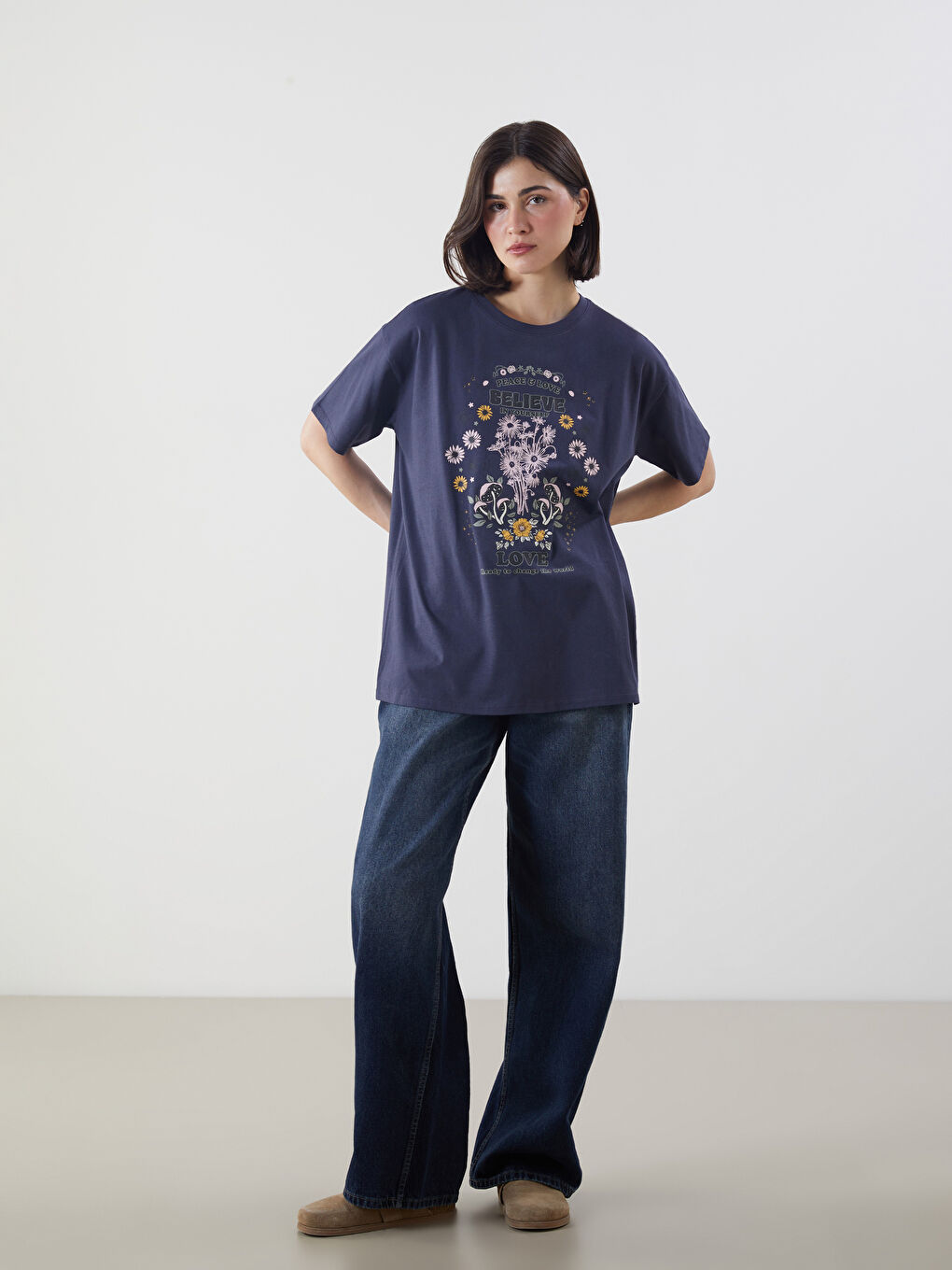 LCW Modest Bisiklet Yaka Baskılı Oversize Kadın Tişört -S5EC92Z8-HQ3