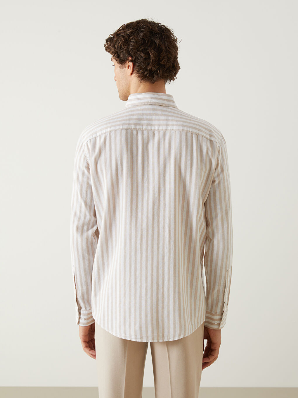 قميص رجالي بوبلين مخطط بأكمام طويلة وقصة عادية-3