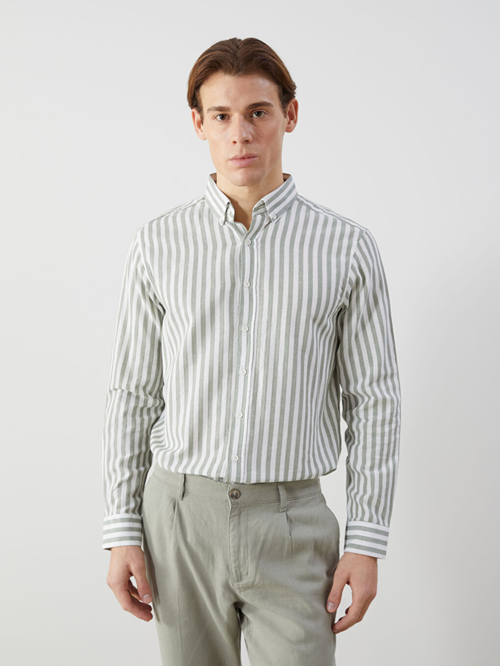 قميص رجالي بوبلين مخطط بأكمام طويلة وقصة عادية