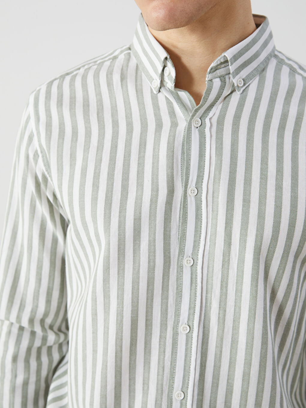 قميص رجالي بوبلين مخطط بأكمام طويلة وقصة عادية-2