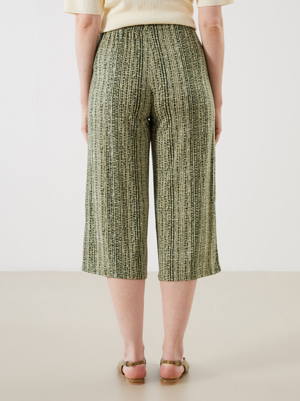 Patterned Women's Capri with Elastic Waist -S5ED77Z8-LRK