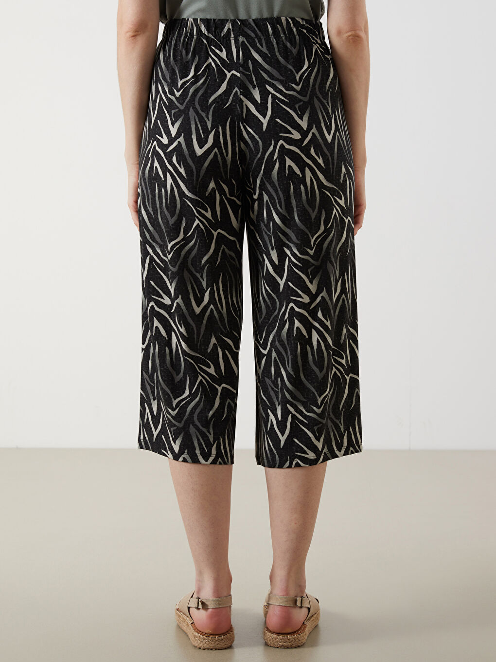 Patterned Women's Capri with Elastic Waist -S5ED77Z8-LRX