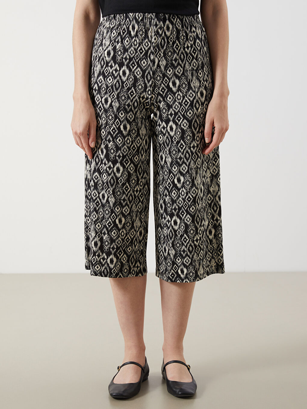 Patterned Women's Capri with Elastic Waist -S5ED77Z8-SW7