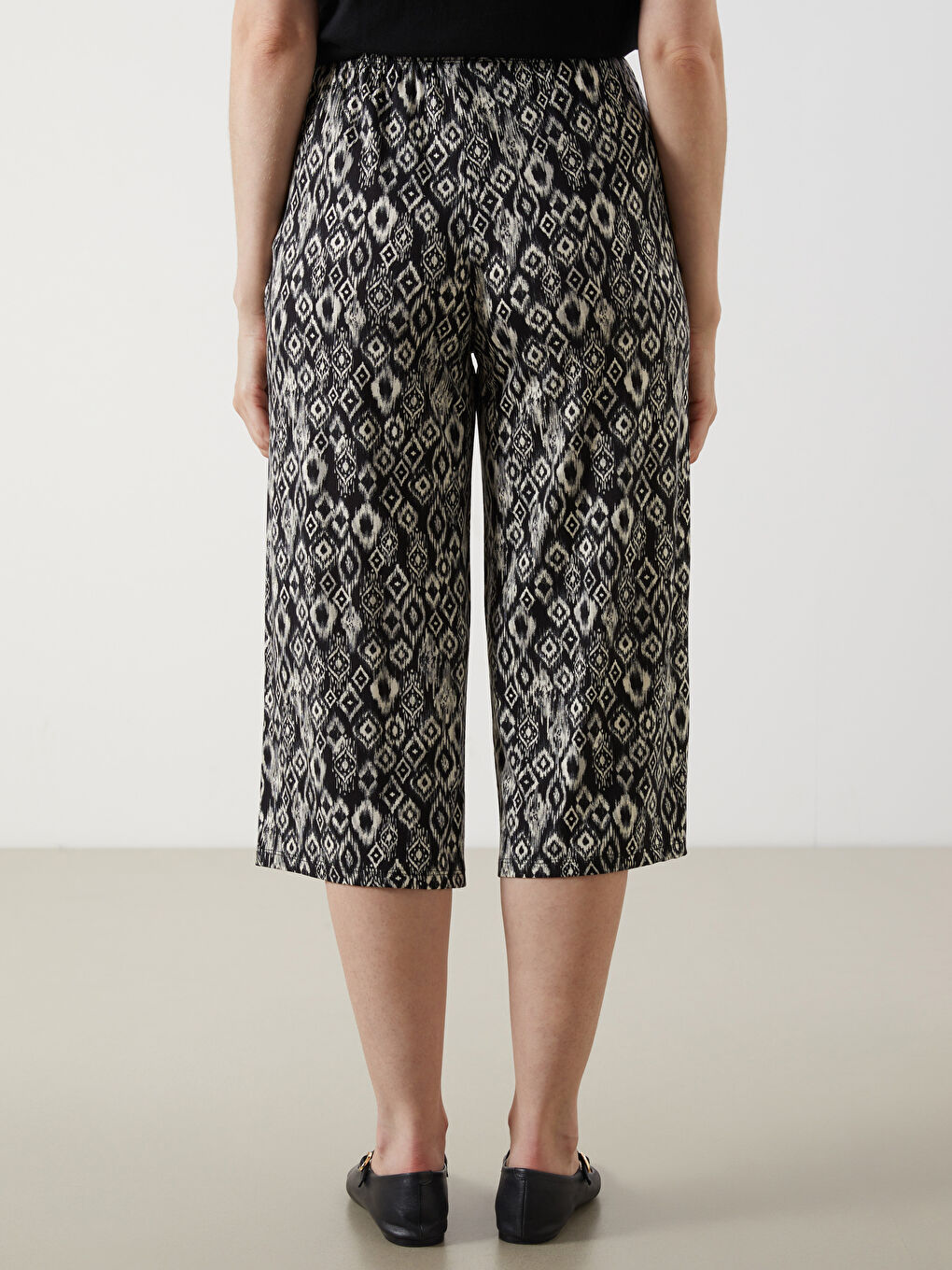 Patterned Women's Capri with Elastic Waist -S5ED77Z8-SW7
