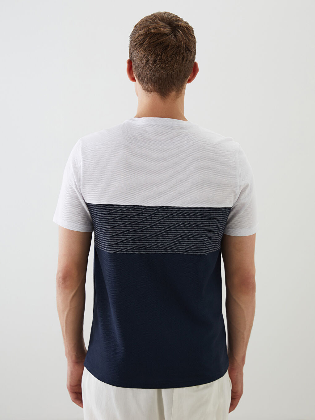 T-shirt pour Hommes en Piqué à Bloc de Couleurs avec Col Rond-3
