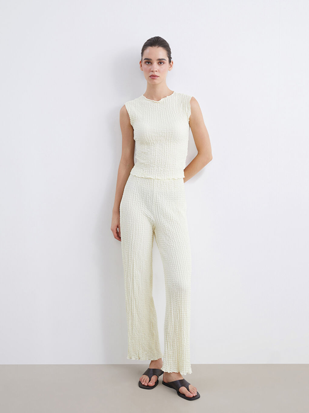 Sarı Beli Lastikli Dokulu Kadın Pantolon-1