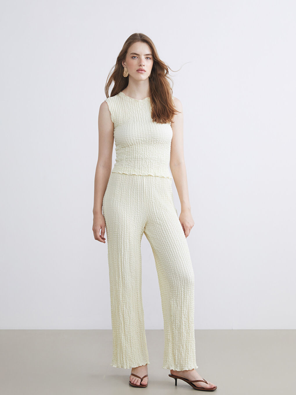 Sarı Beli Lastikli Dokulu Kadın Pantolon