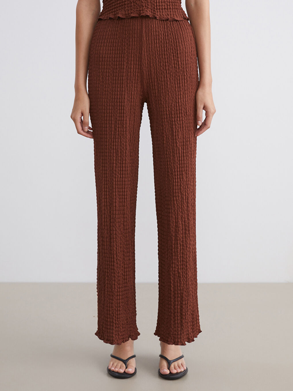 Kahverengi Beli Lastikli Dokulu Kadın Pantolon-3