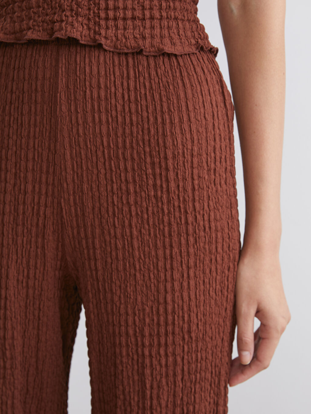 Kahverengi Beli Lastikli Dokulu Kadın Pantolon-5