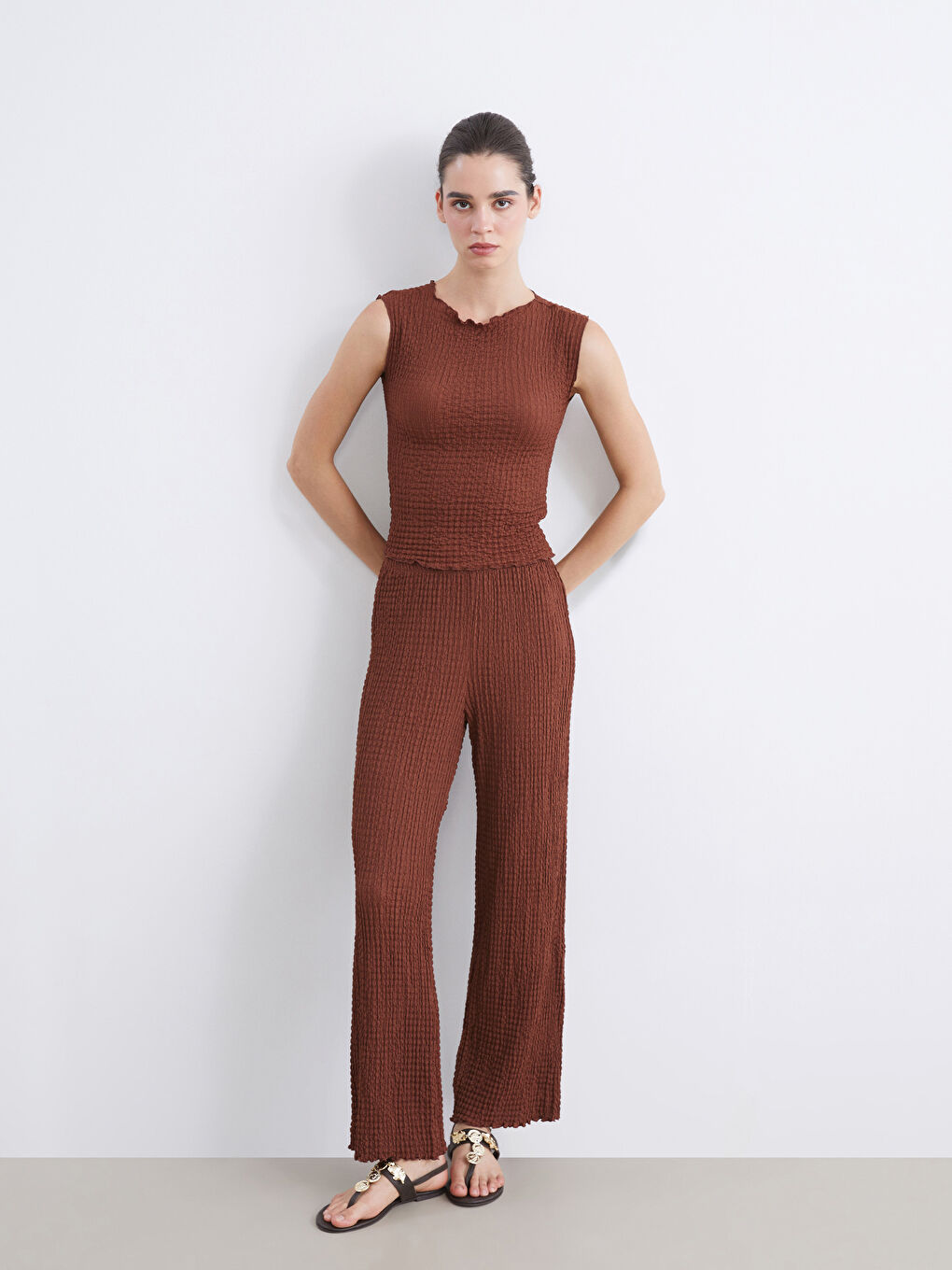 Kahverengi Beli Lastikli Dokulu Kadın Pantolon-1