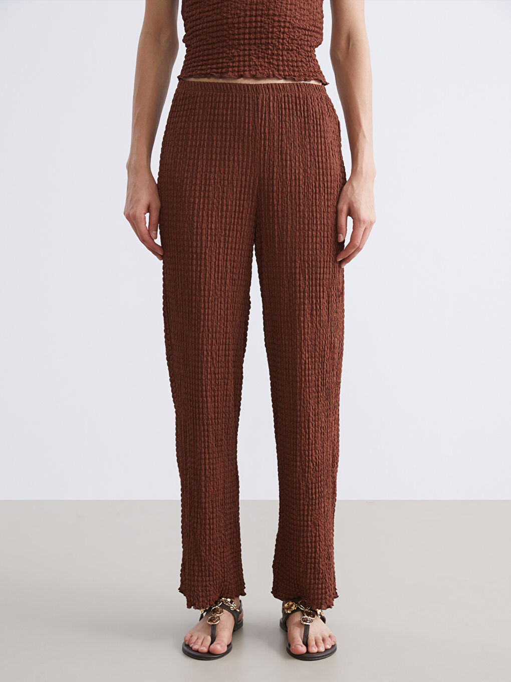 Kahverengi Beli Lastikli Dokulu Kadın Pantolon-4