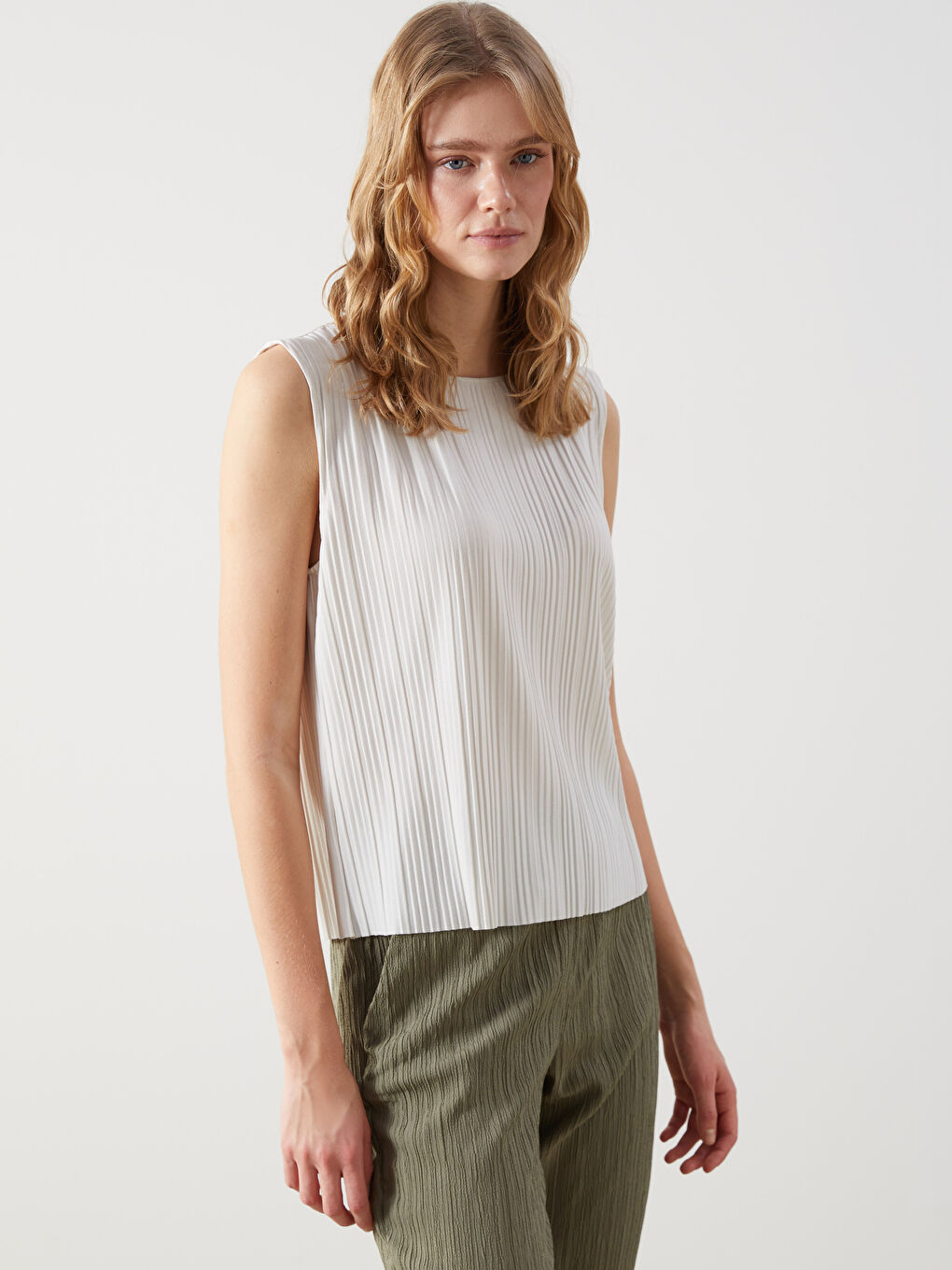 LCW Vision Crew Neck Textured Blouse -S5EG21Z8-VF5
