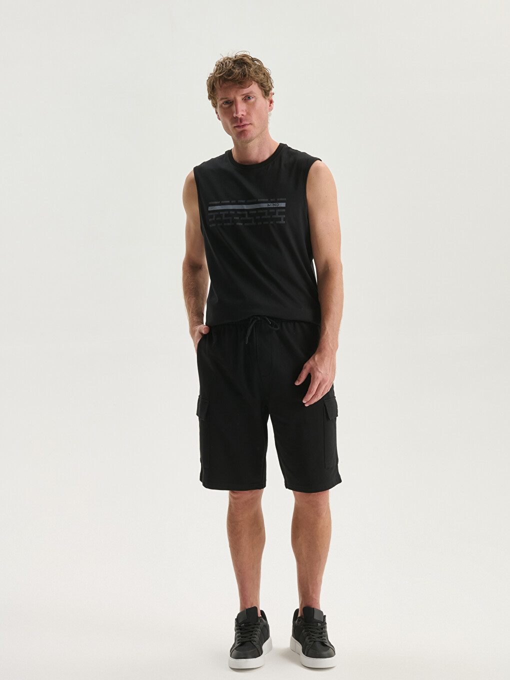 Siyah Slim Fit Erkek Kargo Şort