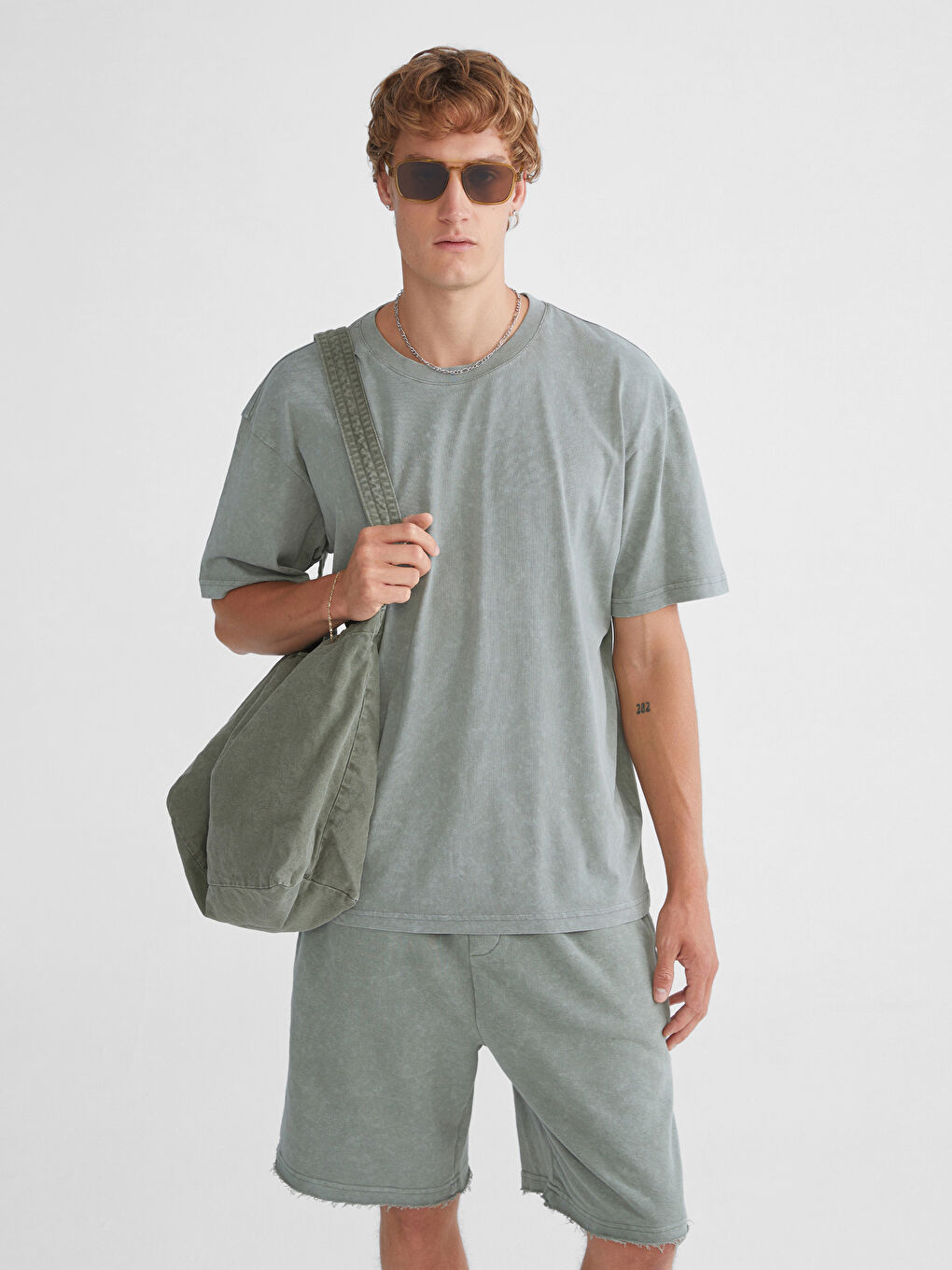 Футболка мужская из джерси с круглым вырезом