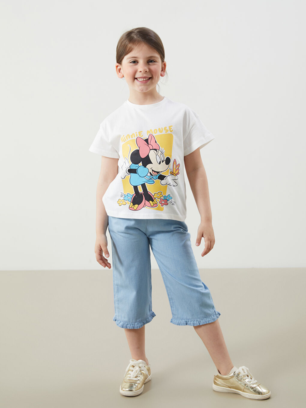 تيشيرت للبنات مطبوع عليه Minnie Mouse-1