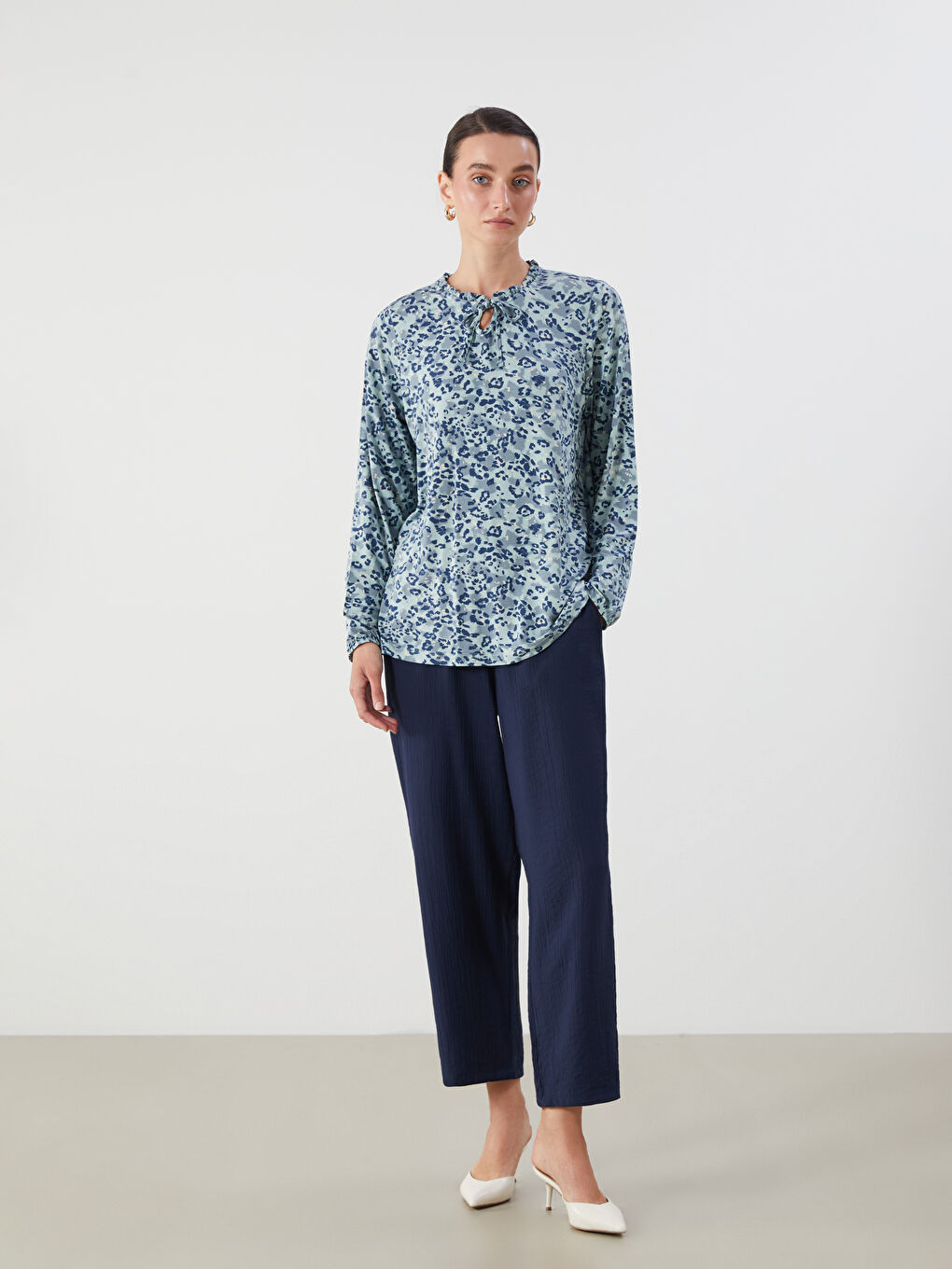 Blouse À Motifs À Col Lavallière-1