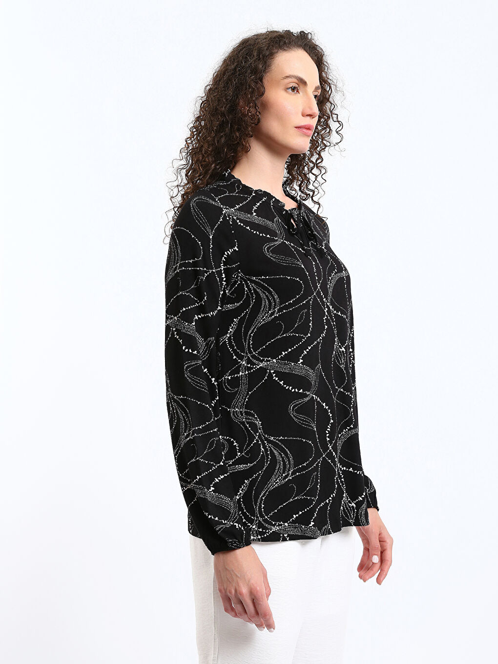 Blouse À Motifs À Col Lavallière-4