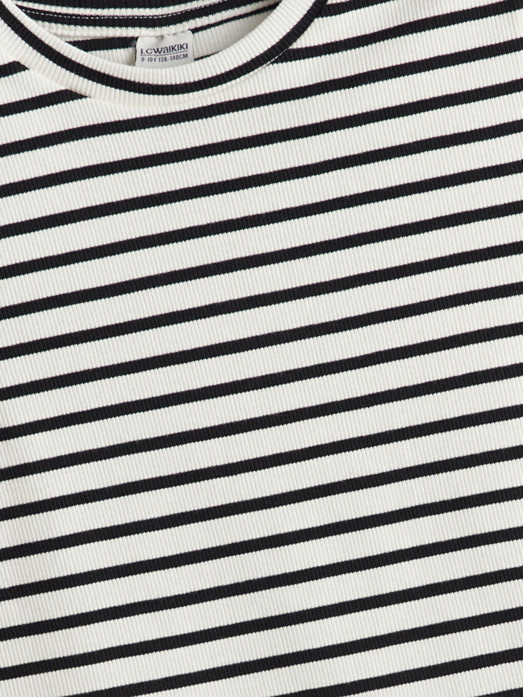 Siyah Bisiklet Yaka Kız Çocuk Tişört-2