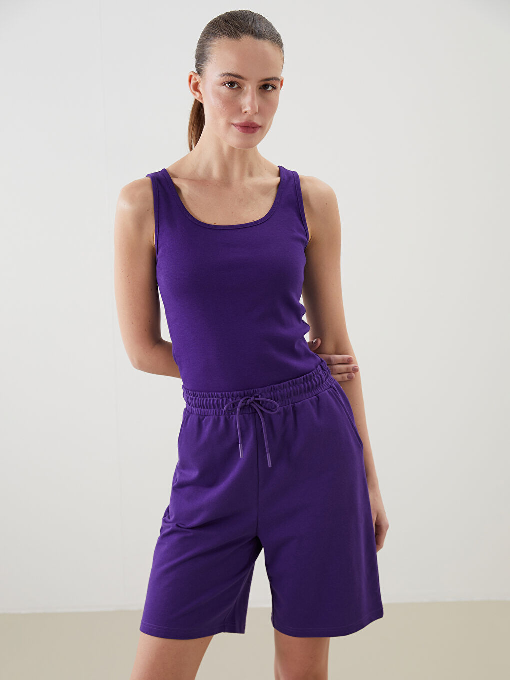 U-Neck Women's Athlete -S5EM09Z8-LWW