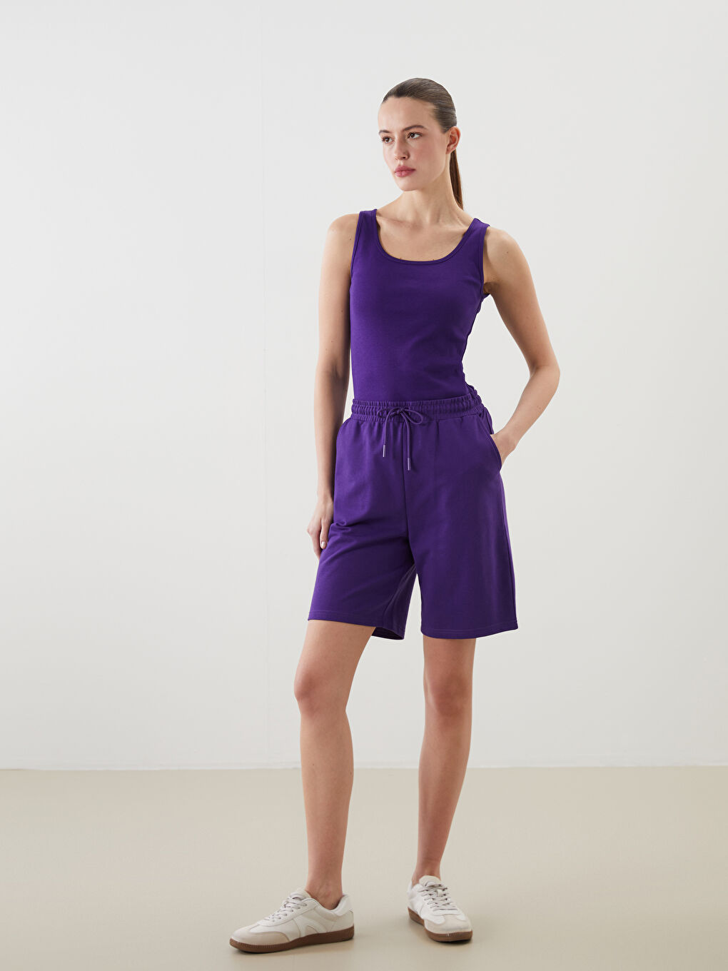 U-Neck Women's Athlete -S5EM09Z8-LWW